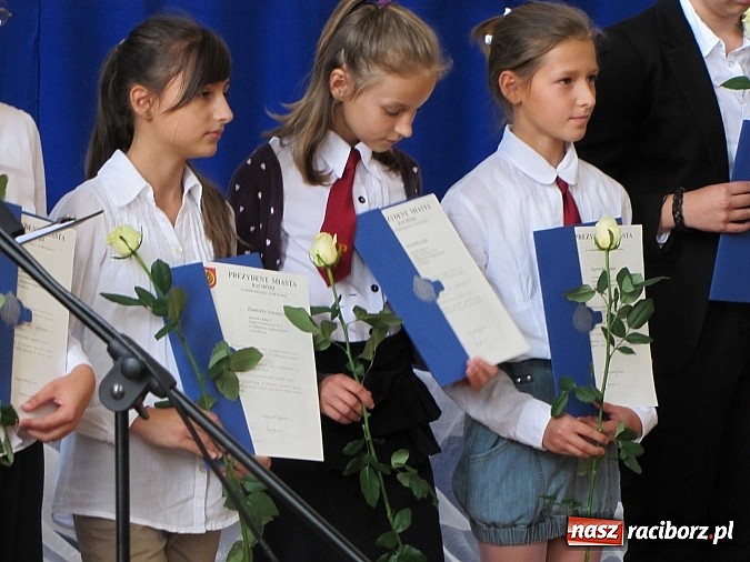 Zdjęcie w galerii na portalu naszraciborz.pl: 74 uczniów raciborskich szkół ze stypendiami wiadomości z regionu