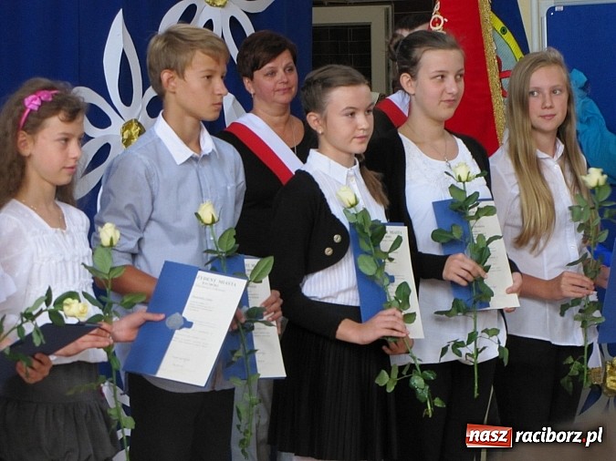 Zdjęcie w galerii na portalu naszraciborz.pl: 74 uczniów raciborskich szkół ze stypendiami wiadomości z regionu