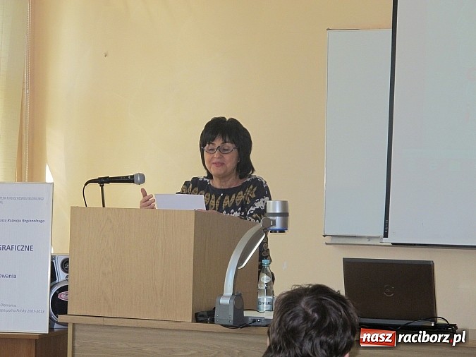 Zdjęcie w galerii na portalu naszraciborz.pl: Codzienność Czechów wyrażona w języku. Konferencja w PWSZ wiadomości z regionu