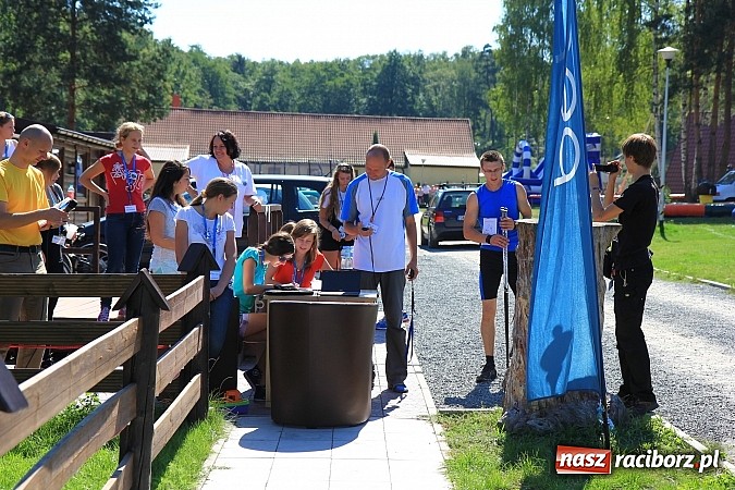 Zdjęcie w galerii na portalu naszraciborz.pl: Kijki w dłoń i w drogę! Zawody Nordic Walking w Szymocicach już za nami wiadomości z regionu