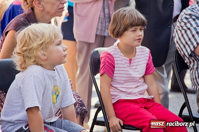 Zdjęcie w galerii na portalu naszraciborz.pl: Narodowe Czytanie Fredry przy RCI wiadomości z regionu