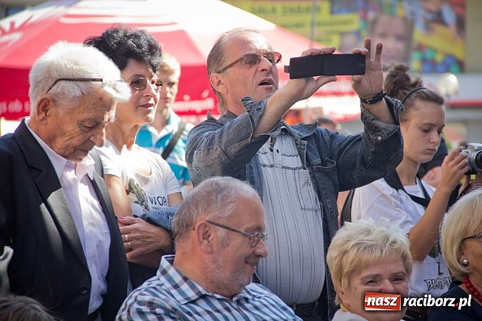 Zdjęcie w galerii na portalu naszraciborz.pl: Narodowe Czytanie Fredry przy RCI wiadomości z regionu