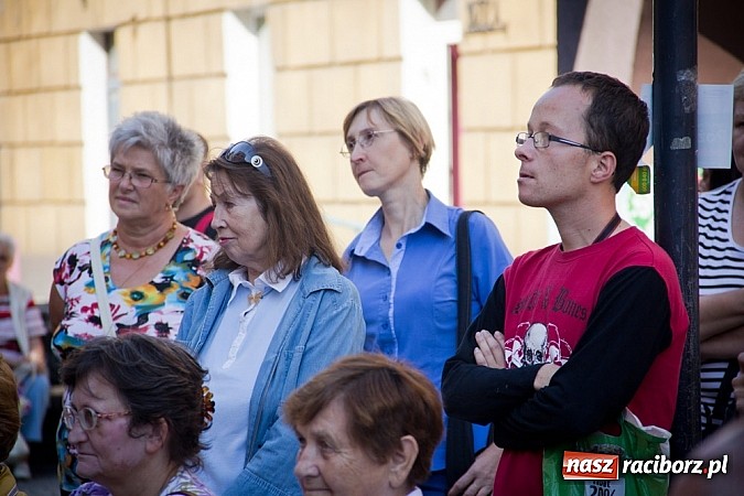 Zdjęcie w galerii na portalu naszraciborz.pl: Narodowe Czytanie Fredry przy RCI wiadomości z regionu