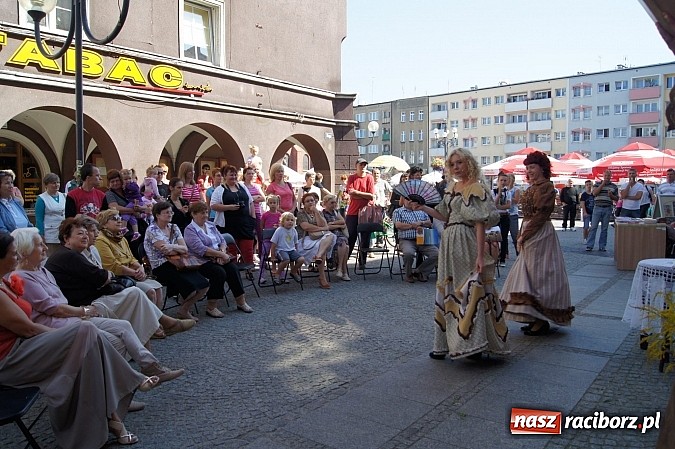Zdjęcie w galerii na portalu naszraciborz.pl: Narodowe Czytanie Fredry przy RCI wiadomości z regionu