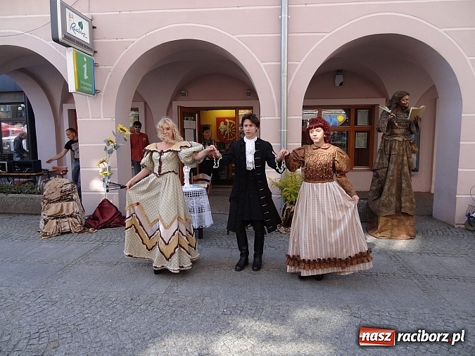 Zdjęcie w galerii na portalu naszraciborz.pl: Narodowe Czytanie Fredry przy RCI wiadomości z regionu