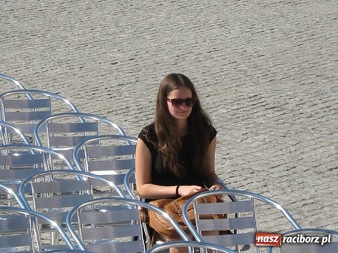 Zdjęcie w galerii na portalu naszraciborz.pl: Narodowe Czytanie Fredry - Zamek Piastowski wiadomości z regionu