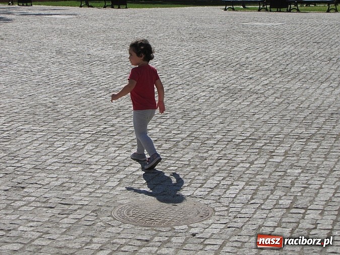 Zdjęcie w galerii na portalu naszraciborz.pl: Narodowe Czytanie Fredry - Zamek Piastowski wiadomości z regionu