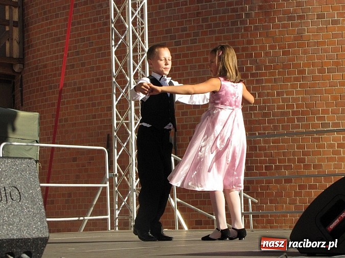 Zdjęcie w galerii na portalu naszraciborz.pl: Narodowe Czytanie Fredry - Zamek Piastowski wiadomości z regionu