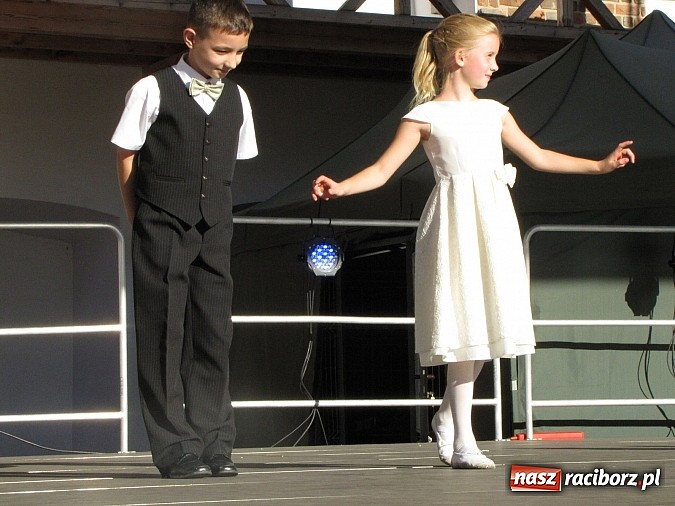 Zdjęcie w galerii na portalu naszraciborz.pl: Narodowe Czytanie Fredry - Zamek Piastowski wiadomości z regionu