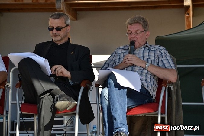 Zdjęcie w galerii na portalu naszraciborz.pl: Narodowe Czytanie Fredry - Zamek Piastowski wiadomości z regionu