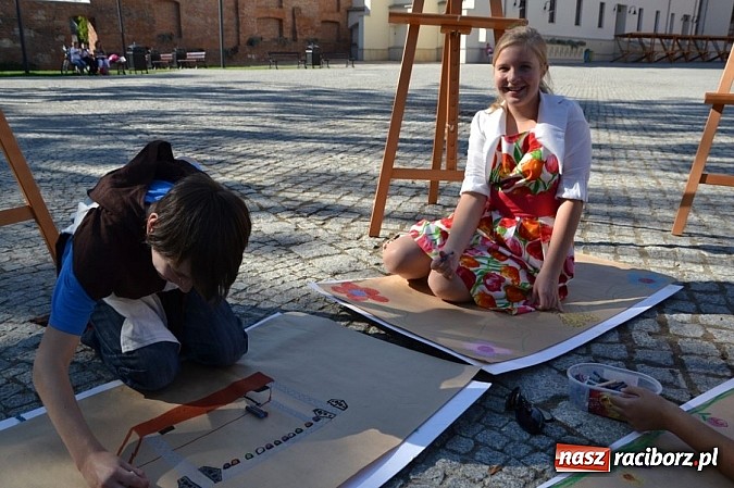 Zdjęcie w galerii na portalu naszraciborz.pl: Narodowe Czytanie Fredry - Zamek Piastowski wiadomości z regionu
