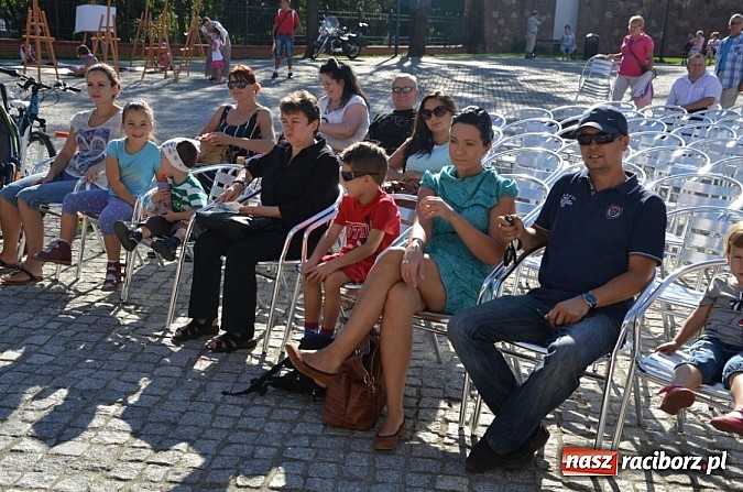 Zdjęcie w galerii na portalu naszraciborz.pl: Narodowe Czytanie Fredry - Zamek Piastowski wiadomości z regionu