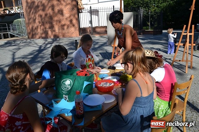 Zdjęcie w galerii na portalu naszraciborz.pl: Narodowe Czytanie Fredry - Zamek Piastowski wiadomości z regionu