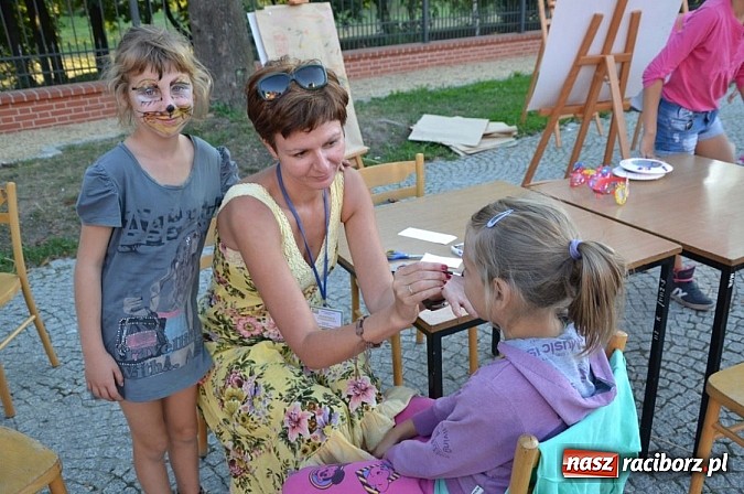 Zdjęcie w galerii na portalu naszraciborz.pl: Narodowe Czytanie Fredry - Zamek Piastowski wiadomości z regionu