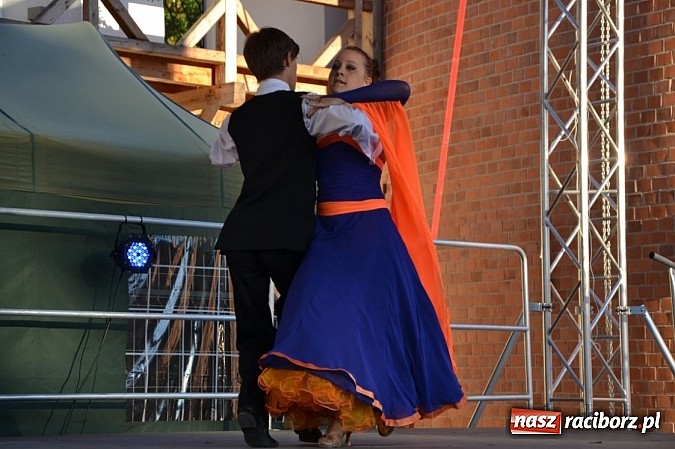 Zdjęcie w galerii na portalu naszraciborz.pl: Narodowe Czytanie Fredry - Zamek Piastowski wiadomości z regionu