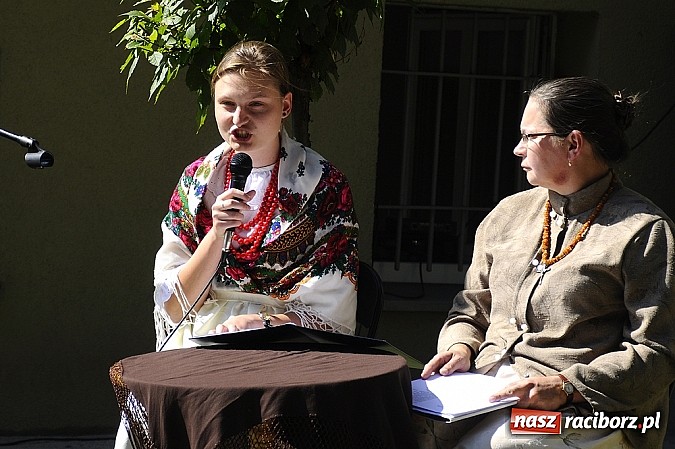Zdjęcie w galerii na portalu naszraciborz.pl: Zemsta w bibliotece, czyli Narodowe Czytanie wiadomości z regionu