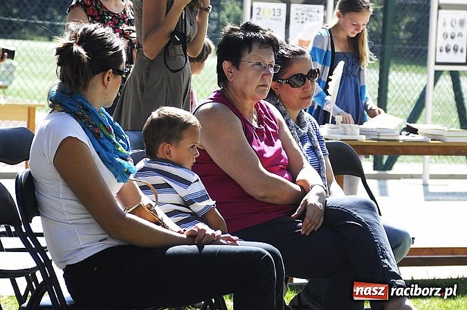 Zdjęcie w galerii na portalu naszraciborz.pl: Zemsta w bibliotece, czyli Narodowe Czytanie wiadomości z regionu