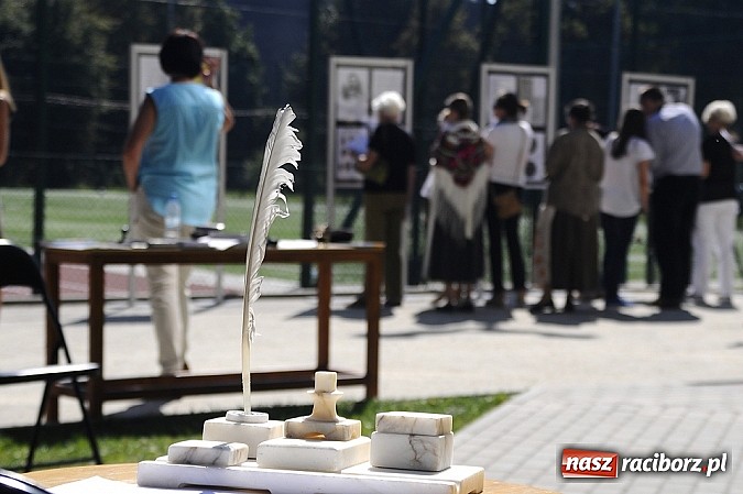 Zdjęcie w galerii na portalu naszraciborz.pl: Zemsta w bibliotece, czyli Narodowe Czytanie wiadomości z regionu