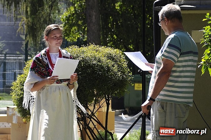Zdjęcie w galerii na portalu naszraciborz.pl: Zemsta w bibliotece, czyli Narodowe Czytanie wiadomości z regionu
