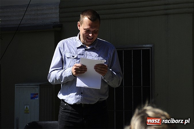 Zdjęcie w galerii na portalu naszraciborz.pl: Zemsta w bibliotece, czyli Narodowe Czytanie wiadomości z regionu