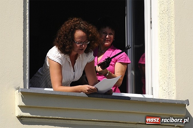 Zdjęcie w galerii na portalu naszraciborz.pl: Zemsta w bibliotece, czyli Narodowe Czytanie wiadomości z regionu