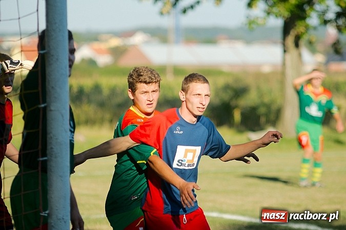 Zdjęcie w galerii na portalu naszraciborz.pl: Nerwowo w Nieboczowach. Gospodarze górą nad Wojnowicami wiadomości z regionu