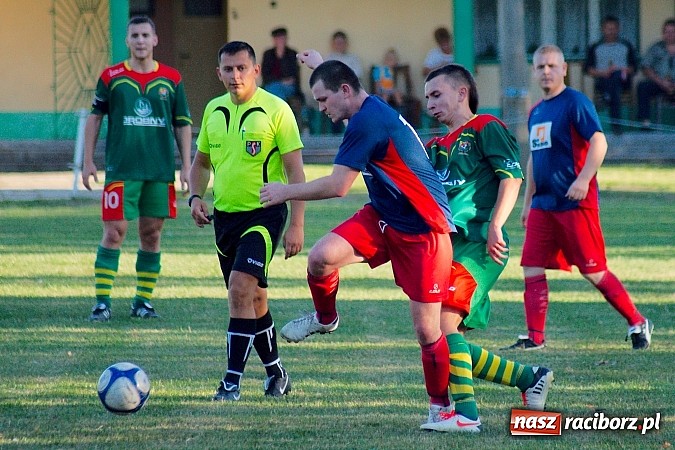 Zdjęcie w galerii na portalu naszraciborz.pl: Nerwowo w Nieboczowach. Gospodarze górą nad Wojnowicami wiadomości z regionu