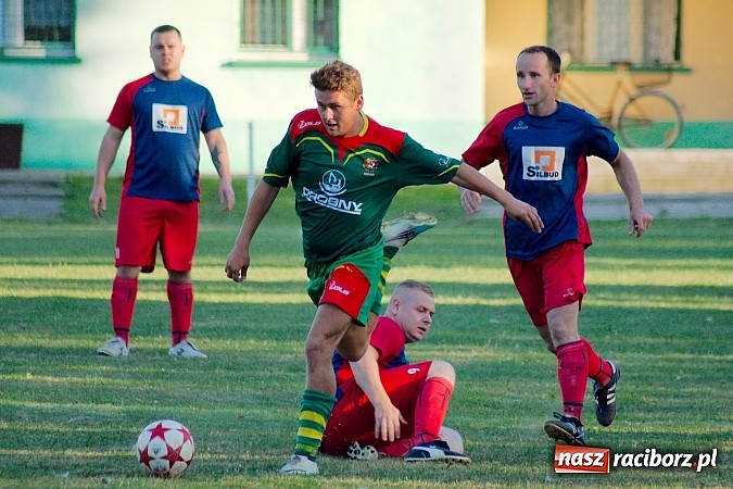 Zdjęcie w galerii na portalu naszraciborz.pl: Nerwowo w Nieboczowach. Gospodarze górą nad Wojnowicami wiadomości z regionu