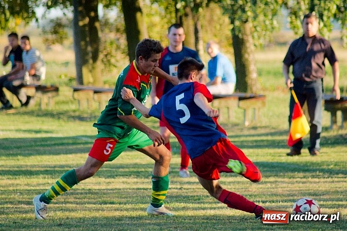 Zdjęcie w galerii na portalu naszraciborz.pl: Nerwowo w Nieboczowach. Gospodarze górą nad Wojnowicami wiadomości z regionu