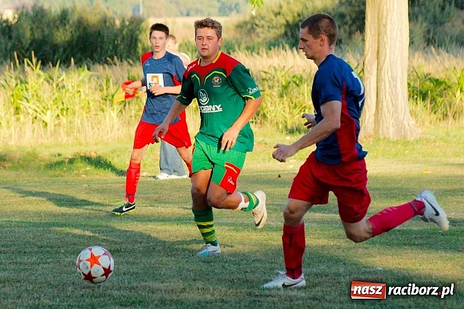 Zdjęcie w galerii na portalu naszraciborz.pl: Nerwowo w Nieboczowach. Gospodarze górą nad Wojnowicami wiadomości z regionu