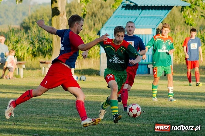 Zdjęcie w galerii na portalu naszraciborz.pl: Nerwowo w Nieboczowach. Gospodarze górą nad Wojnowicami wiadomości z regionu