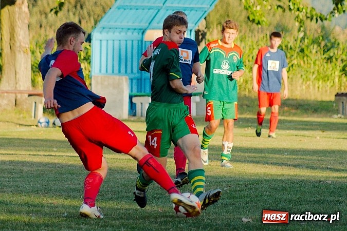 Zdjęcie w galerii na portalu naszraciborz.pl: Nerwowo w Nieboczowach. Gospodarze górą nad Wojnowicami wiadomości z regionu