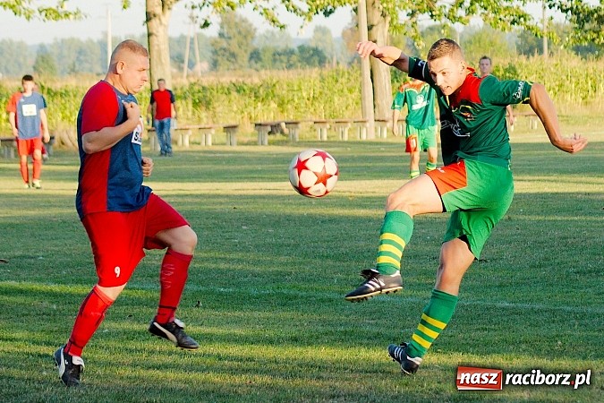 Zdjęcie w galerii na portalu naszraciborz.pl: Nerwowo w Nieboczowach. Gospodarze górą nad Wojnowicami wiadomości z regionu