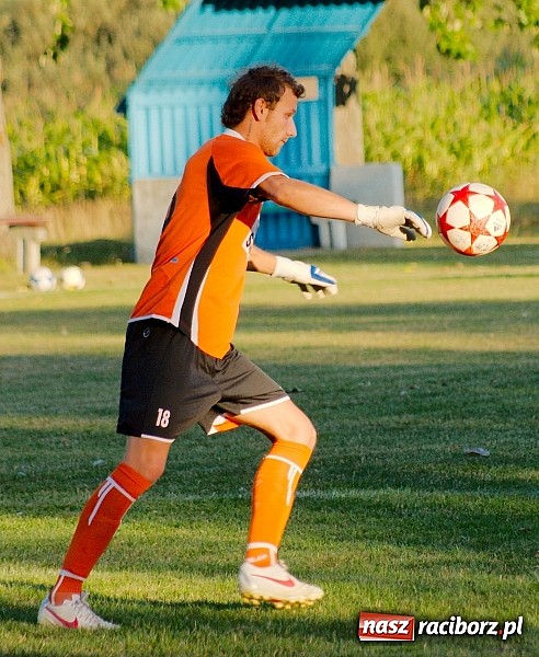 Zdjęcie w galerii na portalu naszraciborz.pl: Nerwowo w Nieboczowach. Gospodarze górą nad Wojnowicami wiadomości z regionu