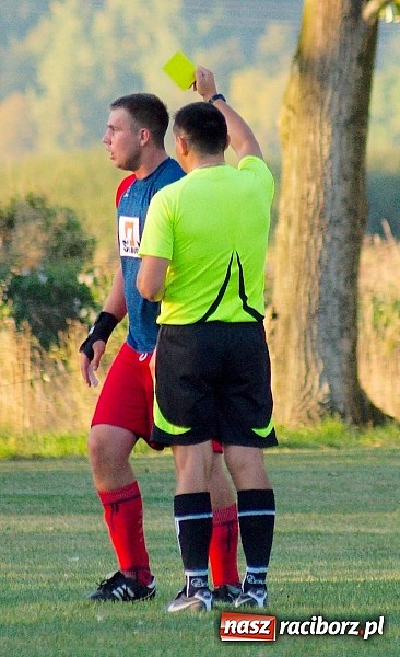 Zdjęcie w galerii na portalu naszraciborz.pl: Nerwowo w Nieboczowach. Gospodarze górą nad Wojnowicami wiadomości z regionu