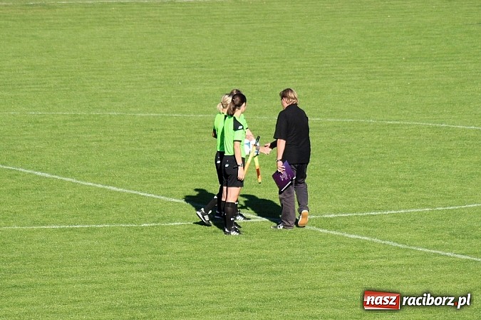 Zdjęcie w galerii na portalu naszraciborz.pl: Siedem bramek unitek na Zamkowej wiadomości z regionu