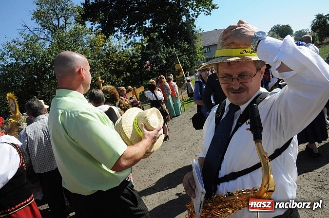 Zdjęcie w galerii na portalu naszraciborz.pl: Dożynki gminne Kuźni Raciborskiej - mała Ruda z wielkim korowodem wiadomości z regionu