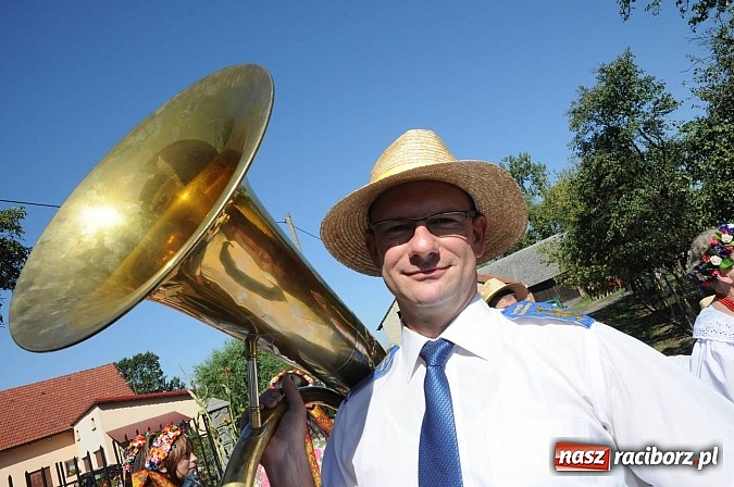 Zdjęcie w galerii na portalu naszraciborz.pl: Dożynki gminne Kuźni Raciborskiej - mała Ruda z wielkim korowodem wiadomości z regionu
