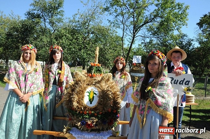 Zdjęcie w galerii na portalu naszraciborz.pl: Dożynki gminne Kuźni Raciborskiej - mała Ruda z wielkim korowodem wiadomości z regionu