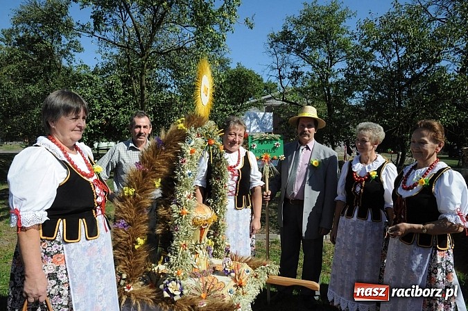 Zdjęcie w galerii na portalu naszraciborz.pl: Dożynki gminne Kuźni Raciborskiej - mała Ruda z wielkim korowodem wiadomości z regionu
