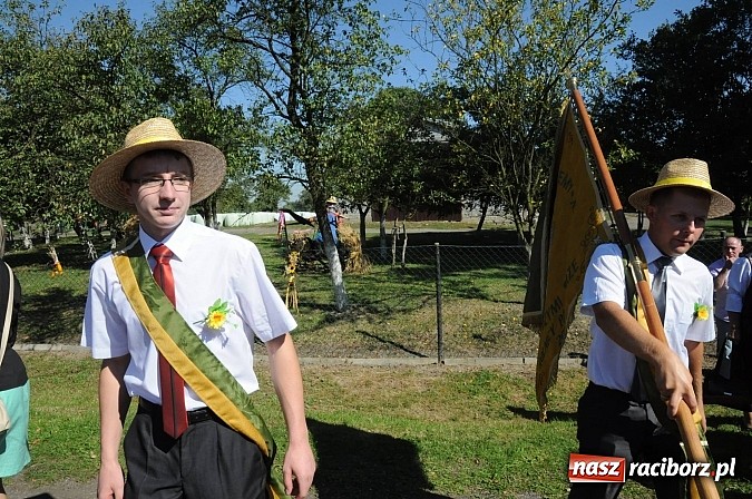 Zdjęcie w galerii na portalu naszraciborz.pl: Dożynki gminne Kuźni Raciborskiej - mała Ruda z wielkim korowodem wiadomości z regionu