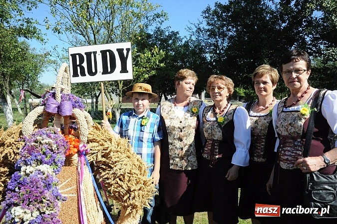 Zdjęcie w galerii na portalu naszraciborz.pl: Dożynki gminne Kuźni Raciborskiej - mała Ruda z wielkim korowodem wiadomości z regionu