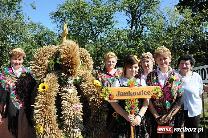 Zdjęcie w galerii na portalu naszraciborz.pl: Dożynki gminne Kuźni Raciborskiej - mała Ruda z wielkim korowodem wiadomości z regionu