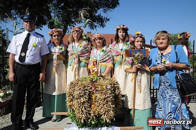 Zdjęcie w galerii na portalu naszraciborz.pl: Dożynki gminne Kuźni Raciborskiej - mała Ruda z wielkim korowodem wiadomości z regionu