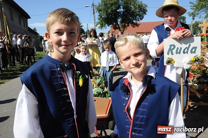 Zdjęcie w galerii na portalu naszraciborz.pl: Dożynki gminne Kuźni Raciborskiej - mała Ruda z wielkim korowodem wiadomości z regionu