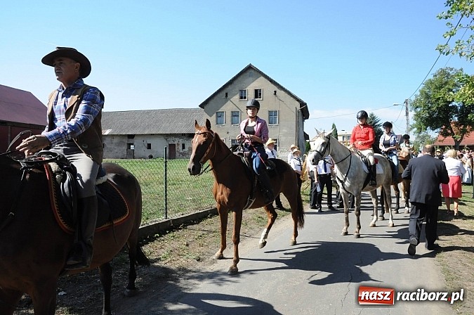 Zdjęcie w galerii na portalu naszraciborz.pl: Dożynki gminne Kuźni Raciborskiej - mała Ruda z wielkim korowodem wiadomości z regionu