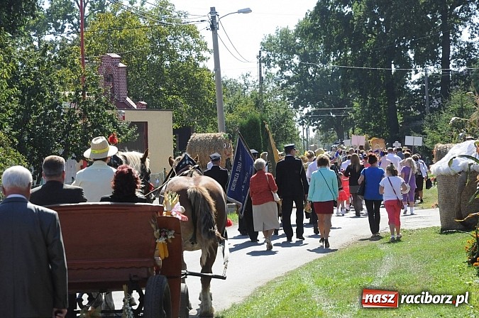 Zdjęcie w galerii na portalu naszraciborz.pl: Dożynki gminne Kuźni Raciborskiej - mała Ruda z wielkim korowodem wiadomości z regionu