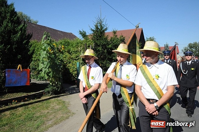 Zdjęcie w galerii na portalu naszraciborz.pl: Dożynki gminne Kuźni Raciborskiej - mała Ruda z wielkim korowodem wiadomości z regionu