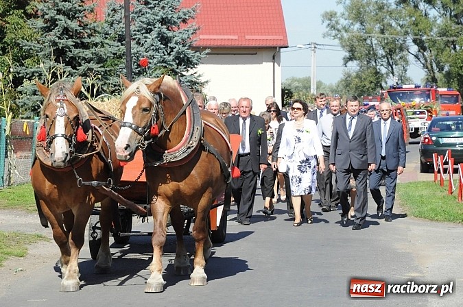 Zdjęcie w galerii na portalu naszraciborz.pl: Dożynki gminne Kuźni Raciborskiej - mała Ruda z wielkim korowodem wiadomości z regionu