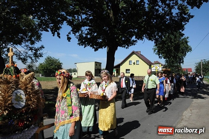 Zdjęcie w galerii na portalu naszraciborz.pl: Dożynki gminne Kuźni Raciborskiej - mała Ruda z wielkim korowodem wiadomości z regionu